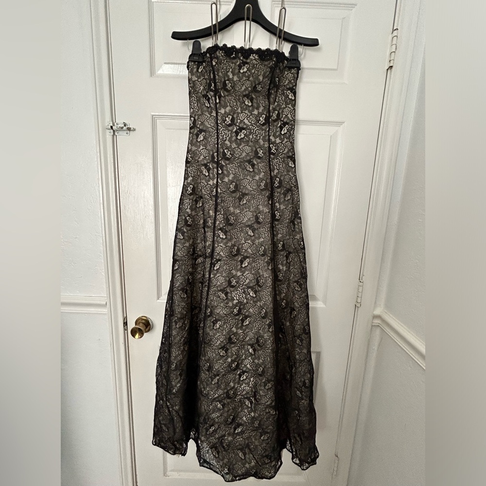 Jump Black Lace Strapless Evening Gown